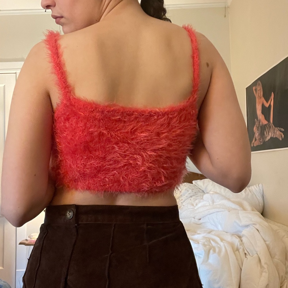 UNIF PINK FUZZY TANKπΈπ§ ππ¦πͺ·. - Picture 3 of 5